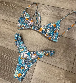 Kulani Kinis Bikini thumbnail 1