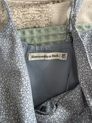 Abercrombie & Fitch Twist Front Cutout Mini Dress size Medium Petite thumbnail 4