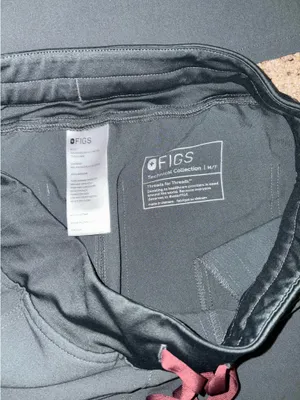 Grey FIGS Scrubs Set thumbnail 3