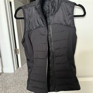Lululemon Athletica Black Down for it All Quilted Vest thumbnail 5