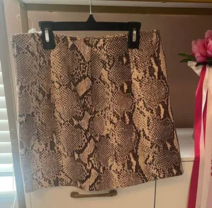 Le lis Snake Skin Skirt thumbnail 2