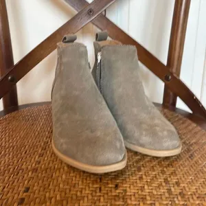 Dolce vita grey suede booties size 6 Gray thumbnail 3
