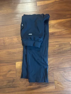 FIGS Scrub Pants thumbnail 4