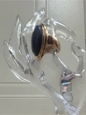 Avon Gold-Tone Ring with Dark Blue Oval Stone 2024 thumbnail 7