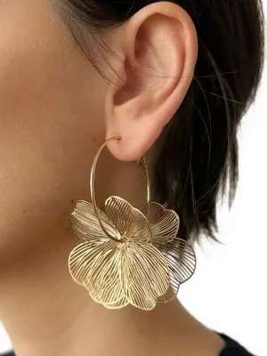 Anthropologie Gold plated hollow floral wire hoop earrings Large Vintage Style Womens Jewelry thumbnail 2