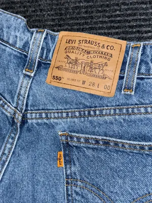 VTG 90s Levi’s 550 Relaxed Denim Shorts Orange Tab Distressed 26 (tag 28) Jorts thumbnail 3