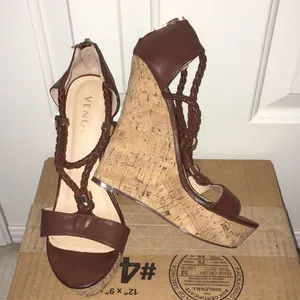 Venus Brwn Cork Platform 5 1/4” Wedge Sandals Sz 7 thumbnail 5