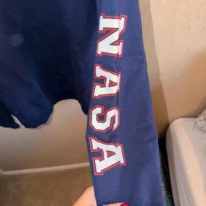 NASA crew neck sweatshirt Blue Size XL thumbnail 4