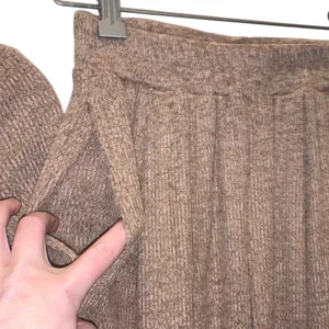 Woman’s Small Brown Ribbed Knit Crop Top and Wide-Leg Pants Set thumbnail 3