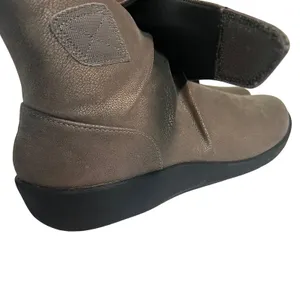 Clarks‎ Cloudsteppers Ankle Boot Women 8 Taupe Ruched Side Zip Wedge Bootie thumbnail 6