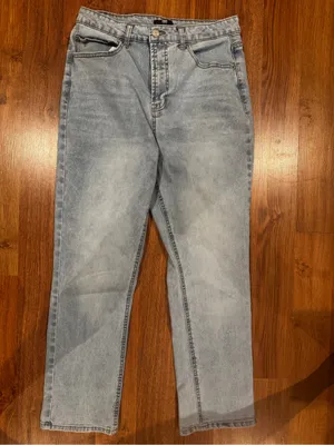 FRYE Light Wash Straight-Leg Women's Jeans thumbnail 4