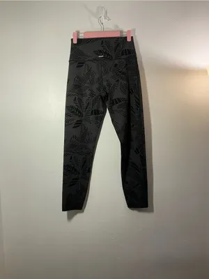 Aerie Black Leaf-Print High-Rise Leggings Size Large thumbnail 2