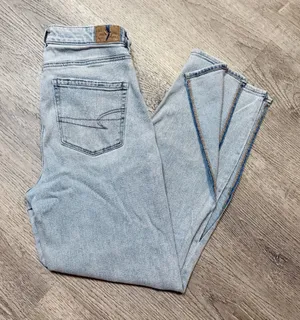 American Eagle Mom Straight Jeans thumbnail 1