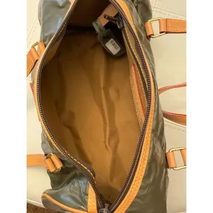 Hunting World 80s Hunter Green Barrel Bag with Tag Hologram RARE Bag thumbnail 11