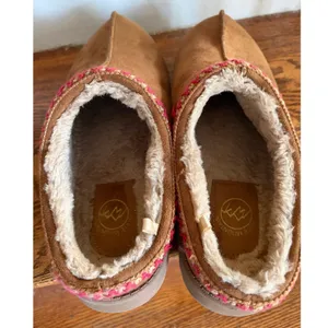 White Mountain Womens Size 10 Chestnut Suede Faux‎ Fur Lined Slippers Pink Trim thumbnail 6