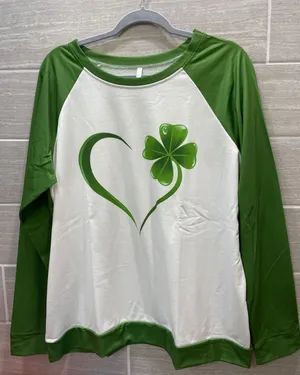 St. Patrick's Day pullover shirt women's small‎ shamrock heart Irish thumbnail 1