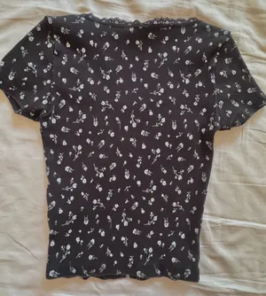 H&M Floral Top Black Short Sleeve thumbnail 3