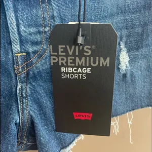 NWT Levi’s Ribcage Short‎ in Charleston Chill Size 28 thumbnail 5