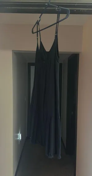 Black Dress thumbnail 2