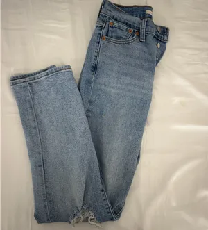 Levi’s Wedgie Straight Jeans thumbnail 2