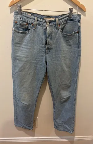 Levis Wedgie Straight Light Wash High Rise Button Fly Cotton Jeans Size 28 thumbnail 1