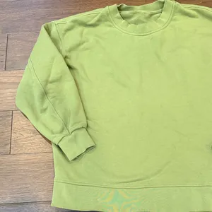 Lululemon Women’s Green Crewneck Sweater (2/4?) C27-072 thumbnail 4