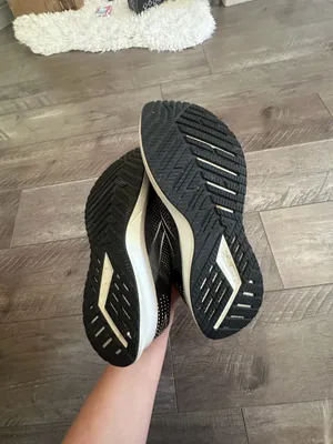 Brooks Levitate Shoes thumbnail 4