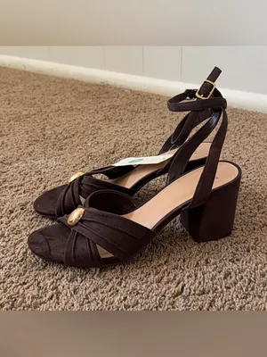 A New Day NWT Elegant Minimalist Strappy Heels Brown Block Heel Gold Accent Women 9.5 thumbnail 4