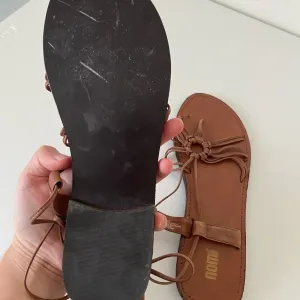 Nomi women’s wrap strap leather‎ sandals — size 10 thumbnail 3