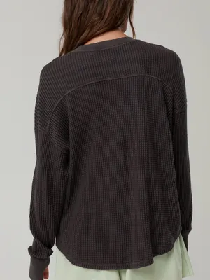 OFFLINE By Aerie Wow! Waffle Notch Neck Long Sleeve T-Shirt Smoked Gray XS thumbnail 2