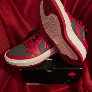 Nike Jordan 1 Elevate Low Varsity Red and Charcoal Gray thumbnail 4