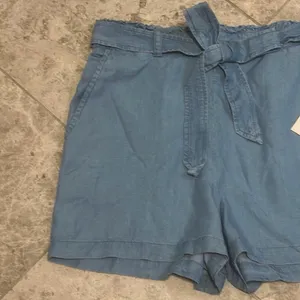 LC Lauren Conrad 3" High-Waisted Paperbag Shorts Chambray NEW Small thumbnail 4