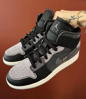 Air Jordan 1 Mid SE Craft GS ‘Inside Out - Black’ thumbnail 6