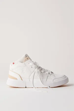 NWT Free People X On Cloud The Roger Clubhouse Mid Trainers in white. Size 8 thumbnail 2