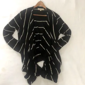 Black & White stripe sweater sz XL thumbnail 3