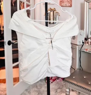 Zara White Off-Shoulder Ruched Crop Top with Front Twist thumbnail 1