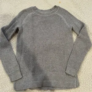Old Navy Sweater thumbnail 1