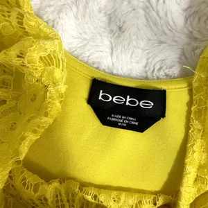 Bebe Yellow Lace Sheer Long Sleeve Open Back Chic Party Crop Top M thumbnail 6