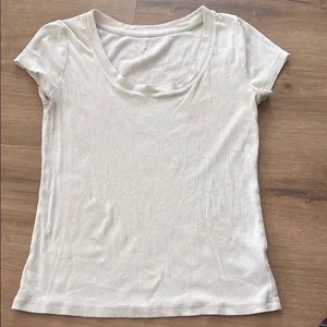Classic White Women's Top Size M thumbnail 1