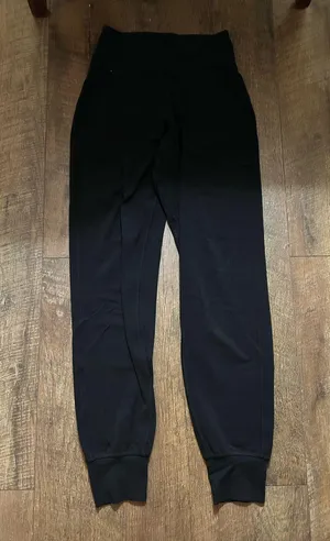 Lululemon Align Joggers thumbnail 1