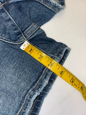 Judy Blue Medium Wash High-Rise Jean Shorts Button/Zip closure Size Small thumbnail 3