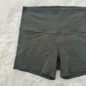 Lululemon Align High Rise Short 4" Army Green Size 10 thumbnail 4