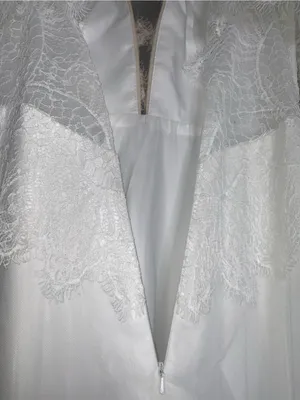 Sorayan Romantic White Lace Off-Shoulder Bridal Gown Medium - NWT thumbnail 9