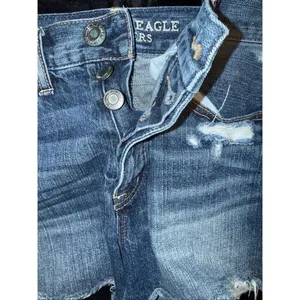 American Eagle High Rise Dark Wash Distressed Jorts Size 2 100% cotton #769 thumbnail 2