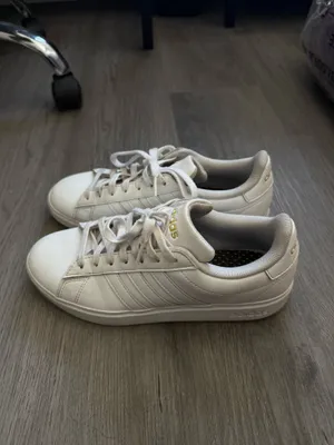 Adidas Women’s Sneakers White thumbnail 2