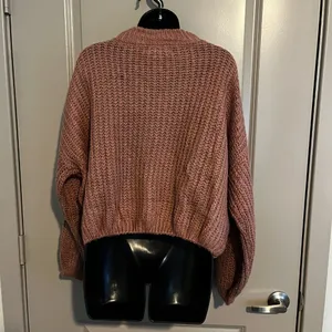 Women's‎ Pink Pullover Sweater thumbnail 3