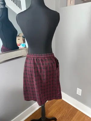 Skies Are Blue Berenice Scallop Hem Old Money Academia Skirt burgundy & black plaid large. thumbnail 4