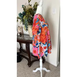 Entro NWT Watercolor Floral V-Neck Blouse Large Flutter Sleeve Tie Back Top New thumbnail 5