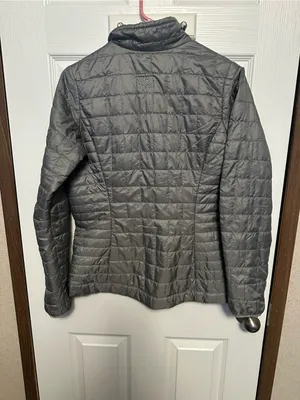 Patagonia Gray Quilted Women's Insulated Puffer Jacket thumbnail 6