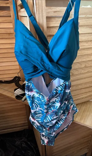 Eomenie Teal Green& Tropical Print One-Piece Maternity Swimsuit Medium NWT thumbnail 1